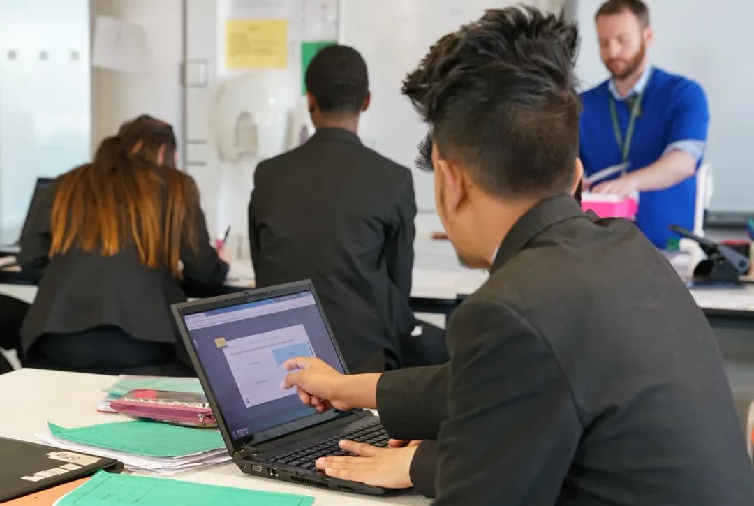 Students using Tassomai in science lessons